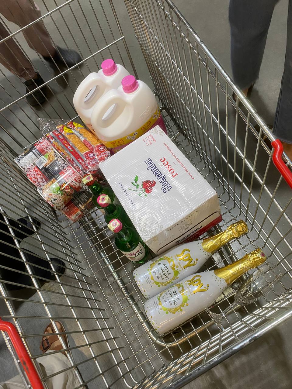 SPY Sparkle Fruit Revolutionizing FMCG Distribution with Da Houg Heng at Makro Cambodia - Image 59